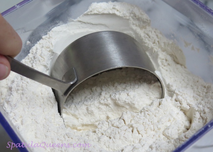 How to measure Flour - dip gently