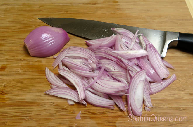 Thinly sliced shallots